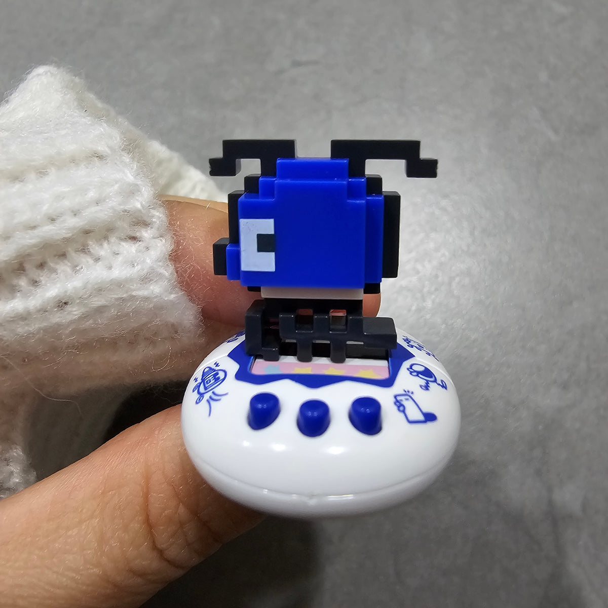 Tamagotchi Choco Surprise Mini Figure Standee - Zukitchi Figure & Shell Set